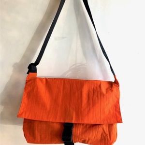 Baggu messenger sport bag - tomato